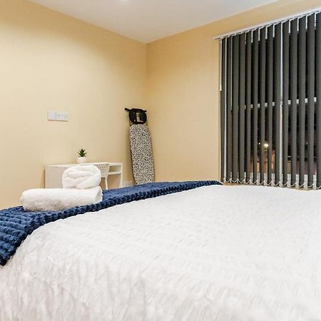 Cozy Flat In Walsall Town Centre Extérieur photo