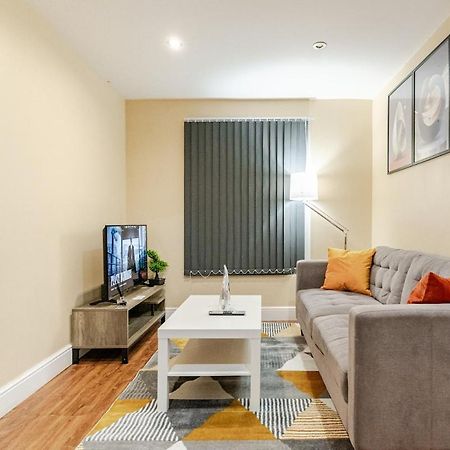 Cozy Flat In Walsall Town Centre Extérieur photo