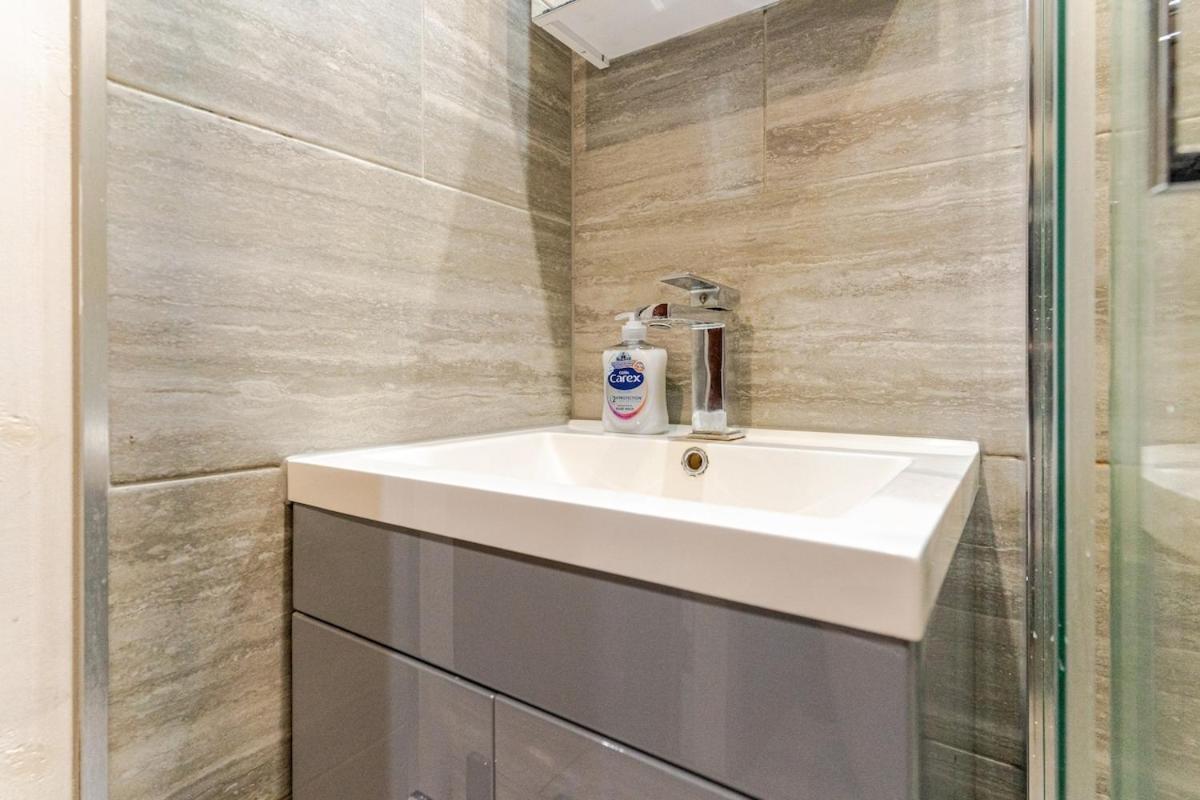 Cozy Flat In Walsall Town Centre Extérieur photo