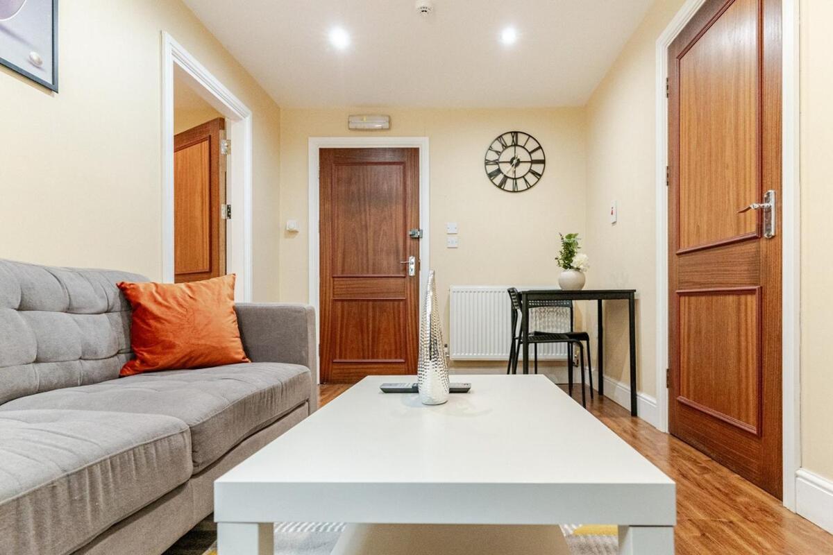 Cozy Flat In Walsall Town Centre Extérieur photo